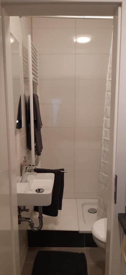 Cozy City Apartment ดุสเซลดอร์ฟ ภายนอก รูปภาพ