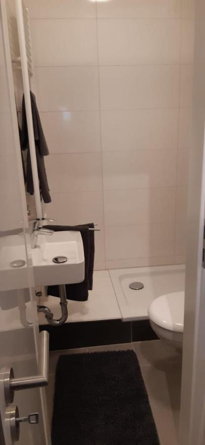 Cozy City Apartment ดุสเซลดอร์ฟ ภายนอก รูปภาพ